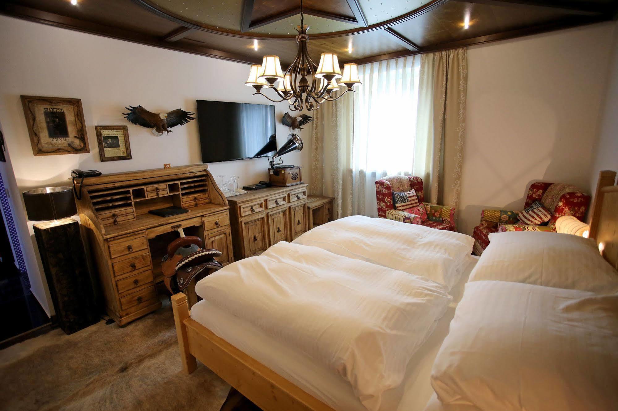 Höckner Plaza Hotel 4*
